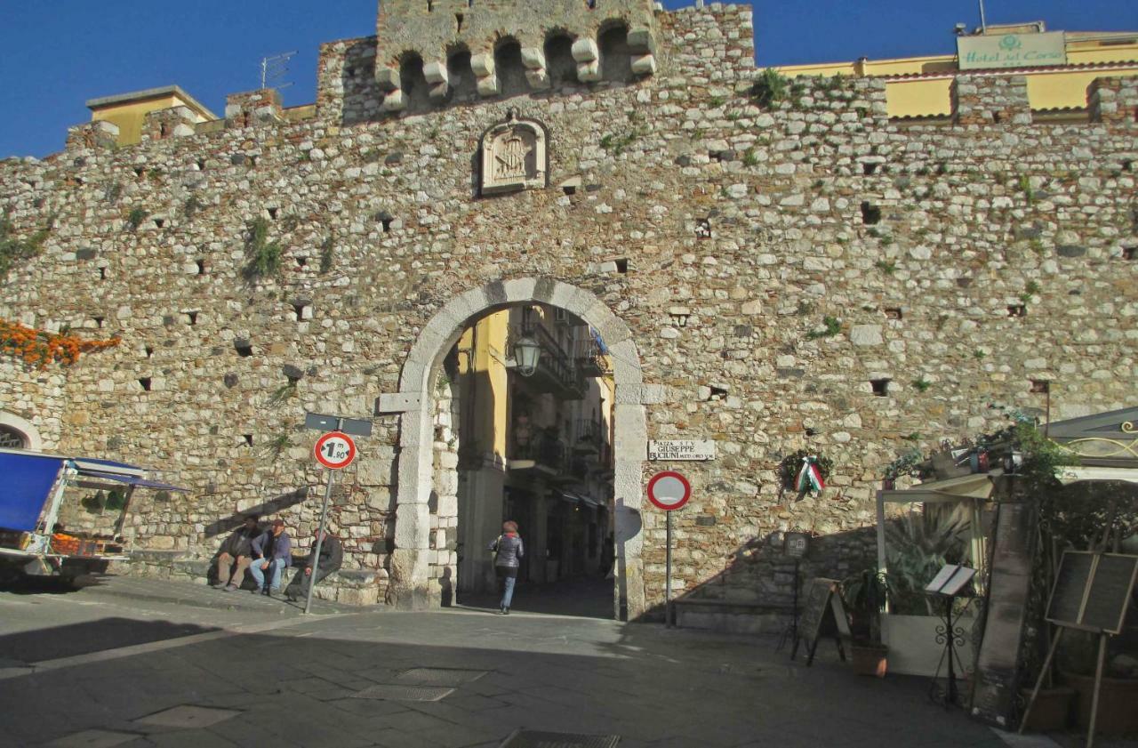 Bed&Breakfast La Rocca Taormina Esterno foto